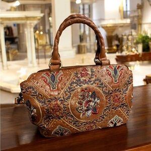 Patricia Nash Leather embroidered floral bag dual handels/crossbody straps